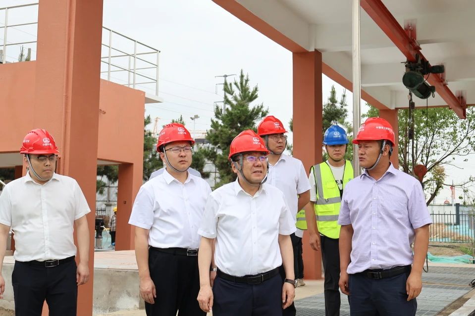 公司黨委書記、董事長(zhǎng)李明華一行到姜堰項(xiàng)目、成都區(qū)域項(xiàng)目檢查指導(dǎo)工作.jpg